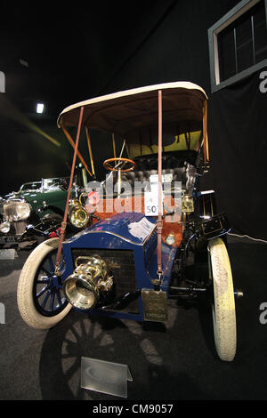 RM Auktionen Vorschau auf 90iconic Autos unter dem Hammer am Mittwoch im Battersea Park Evolution Centre. Zu den Höhepunkten ist eine 1904 Cadilac Modell F Schätzung: £60.000 Ð £80.000)... London, Vereinigtes Königreich.  30 10 2012 Stockfoto