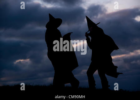 PIC von GUY HARROP/ALAMY Hexen vorbereiten für Halloween Abend als Trick oder Saures bekommt im Gange in ganz Großbritannien. Halloween markiert der keltischen fest Samhain, feiert den heidnischen Jahreswechsel traditionell markiert das Ende des Sommers und das Ende der Ernte. Stockfoto