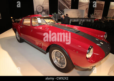 30. Oktober 2012 - London, London, Vereinigtes Königreich - RM Auktionen Vorschau von 90iconic Autos unter dem Hammer am Mittwoch im Battersea Park Evolution Centre. 1958 Ferrari 250GT Berlinetta "Tour de France". Â £1.750, 000 VERKAUFT... London, Vereinigtes Königreich.  30 10 2012 (Kredit-Bild: © Theodor Liasi/ZUMAPRESS.com) Stockfoto