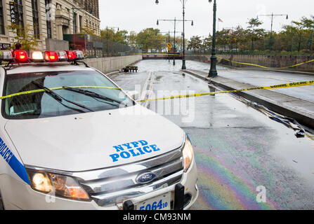 NEW YORK - 30 Okt.: Überfluteten Straße in der Innenstadt von Manhattan als Hurrikan Sandy Hinterlassenschaft im 30. Oktober 2012 Stockfoto