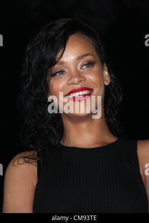 31. Oktober 2012 gekrönt - Los Angeles, Kalifornien, USA - Rihanna die Königin die West Hollywood Halloween Karneval am 31. Oktober 2012, Greystone Manor, West Hollywood, CA. USA. (Kredit-Bild: © TLeopold/Globe Photos/ZUMAPRESS.com) Stockfoto