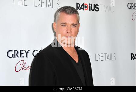 29. Oktober 2012 - Los Angeles, Kalifornien, USA - Ray Liotta Teilnahme an der Los Angeles Premiere '' The Details '' am Arclight Theater in Hollywood, Kalifornien am 29. Oktober 2012 statt. 2012 (Kredit-Bild: © D. Long/Globe Photos/ZUMAPRESS.com) Stockfoto