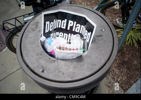 28. Juni 2012 - Washington, District Of Columbia, USA - der oberste Gerichtshof bestätigte die Gesundheitsreform Gesetz einzelne Mandat in einer Stellungnahme verfasst von Chief Justice John Roberts. (Bild Kredit: Pete Marovich/ZUMAPRESS.com ©) Stockfoto