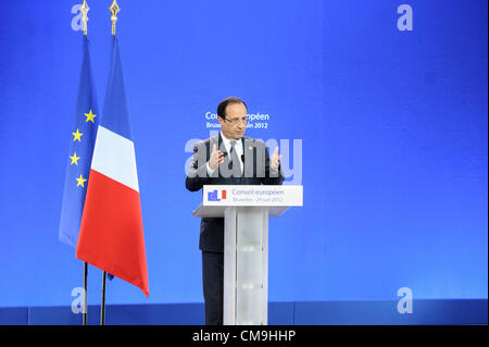29. Juni 2012 - Brüssel, Bxl, Belgien - der französische Präsident Francois Hollande hält Pressekonferenz am Ende des EU-Gipfels in Brüssel am 29.06.2012 von Wiktor Dabkowski (Credit-Bild: © Wiktor Dabkowski/ZUMAPRESS.com) Stockfoto