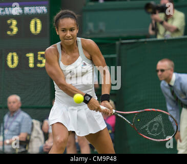 29.06.2012 die Wimbledon Tennis Championships 2012 statt bei den All England Lawn Tennis and Croquet Club, London, England, UK.  Agnieszka Radwanska (POL) [3] V Heather Watson (GBR). Heather in Aktion. Stockfoto