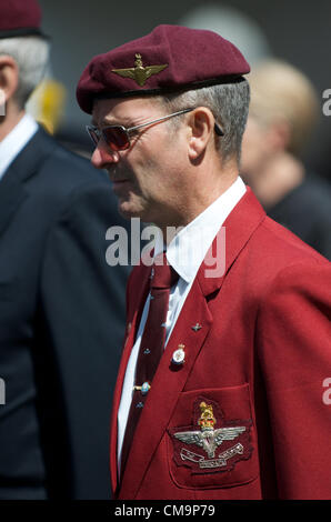 Manchester, UK. 30.06.2012 - Veteran des Fallschirm-Regiments an der Armed Forces Day, Piccadilly, Manchester. Stockfoto