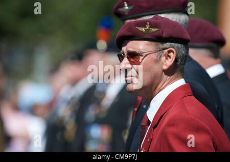 Manchester, UK. 30.06.2012-Veteran des Fallschirm-Regiments an der Armed Forces Day, Piccadilly, Manchester. Stockfoto