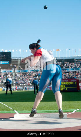 29 06 2012 Helsinki, Finnland.  Irina Tarasova Russlands konkurriert in der Frauen Kugelstoßen Finale der Leichtathletik-Meisterschaften 2012 im Olympiastadion in Helsinki, Finnland, 29. Juni 2012. Stockfoto