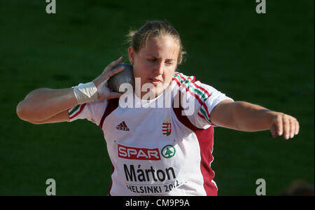 29 06 2012 Helsinki, Finnland.  Anita Marton Ungarns konkurriert während das Kugelstoßen Finale bei der Leichtathletik-Meisterschaften 2012 im Olympiastadion in Helsinki, Finnland, 29. Juni 2012. Stockfoto