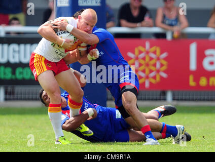 Stobart Super League Spieltag 19 gespielt am 30. Juni 2012 zwischen Katalanisch Drachen Perpignan - Wakefield Wildcats (Perpignan, Frankreich) Damien Blanch (Drachen, weiß) Stockfoto