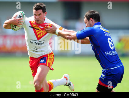 Stobart Super League Spieltag 19 gespielt am 30. Juni 2012 zwischen Katalanisch Drachen Perpignan - Wakefield Wildcats (Perpignan, Frankreich) Clint Greenshields mit dem Ball (Drachen) Stockfoto