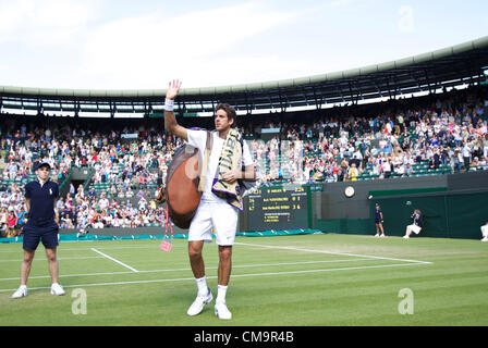 30.06.2012 der All England Lawn-Tennis and Croquet Club. London, England. Juan Martin Del Potro auf Court 1 während des Spiels zwischen Kei Nishikori (JPN) V Juan Martin Del Potro (ARG) in The Championships Wimbledon Lawn Tennis Club - London- Stockfoto