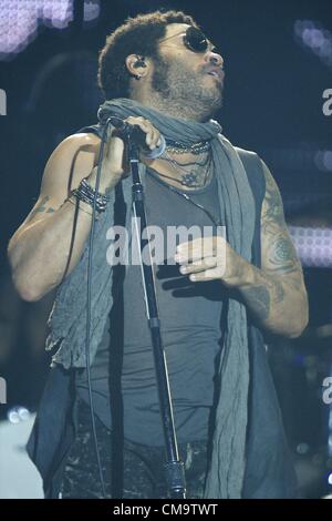 30. Juni 2012 - führt Arganda Del Rey, Spanien - Lenny Kravitz auf der Bühne bei Rock in Rio Madrid 2012 am 30. Juni 2012 in Arganda del Rey, Spanien. (Bild Kredit: Jack Abuin/ZUMAPRESS.com ©) Stockfoto