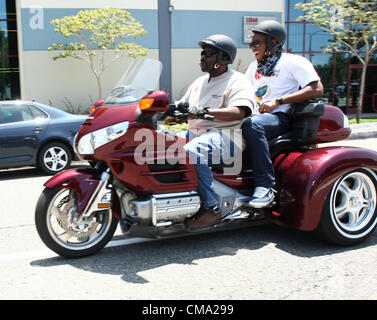 DIDIER DROGBA SHAUN WRIGHT-PHILLIPS & FREUNDE SCHWEIN LOS ANGELES FÜR EINEN GUTEN ZWECK UNTERSTÜTZT VON EAGLERIDER MOTORCYCLE RENTAL & TOUREN. WERDEN Stockfoto