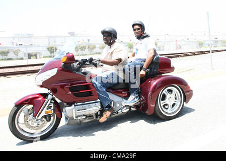 DIDIER DROGBA SHAUN WRIGHT-PHILLIPS & FREUNDE SCHWEIN LOS ANGELES FÜR EINEN GUTEN ZWECK UNTERSTÜTZT VON EAGLERIDER MOTORCYCLE RENTAL & TOUREN. WERDEN Stockfoto
