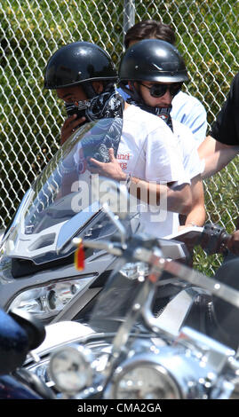 ASHLEY COLE SHAUN WRIGHT-PHILLIPS & FREUNDE SCHWEIN LOS ANGELES FÜR EINEN GUTEN ZWECK UNTERSTÜTZT VON EAGLERIDER MOTORCYCLE RENTAL & TOUREN. BENI Stockfoto