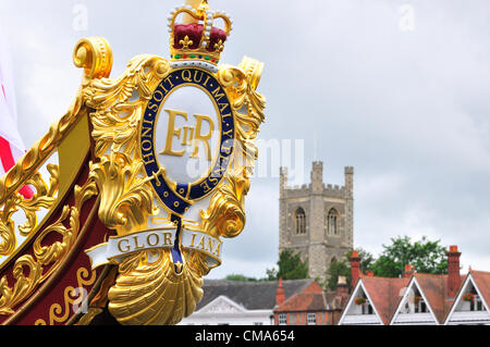 Das Royal barge Gloriana, vertäut am Henley on Thames während der Henley Royal Regatta 2012 / iOver 170 von Großbritannien ist Rudern Olympians, gehen zurück bis 1948 brachte für ein Wiedersehen bei der Regatta. Es begann mit einer Reihe-Vergangenheit von britischen Olympiasieger in den königlichen Lastkahn Gloriana, das am Ende des Kurses alle Woche festgemacht wurde. Der Gruppe gehörten zwei der acht, die Silber gewann bei die Olympischen Regatta in Henley in 1948 stattfand. Keine aktuellen britischen Olympioniken wurden auf Henley in diesem Jahr, wie sie sind alle auf Trainingslager vor den Spielen 2012 in London. Stockfoto