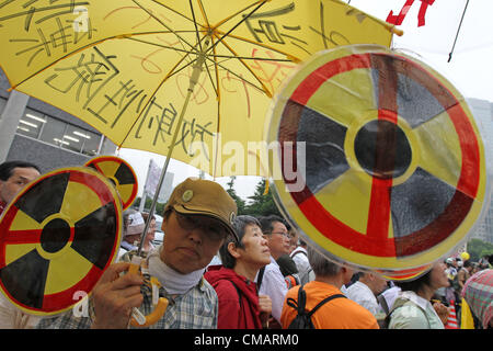 25. Februar 2009 protestieren gegen den Neustart des Kernkraftwerks Oi Oi, Präfektur Fukui, Japan und Kernkraftwerke vor Amtssitz des Premierministers am 6. Juli 2012 in Tokio, Japan - Tokyo, Japan - Japaner. (Kredit-Bild: © Junko Kimura/Jana Press/ZUMAPRESS.com) Stockfoto