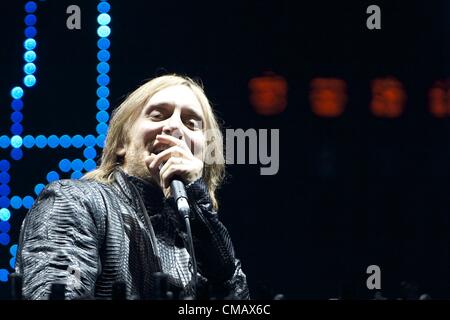 6. Juli 2012 - Arganda Del Rey, Madrid, Spanien - David Guetta funktioniert auf Bühne grundständigen Tag 3 des Rock in Rio Madrid 2012 bei Ciudad del Rock in Arganda del Rey, Madrid, Spanien (Credit-Bild: © Jack Abuin/ZUMAPRESS.com) Stockfoto