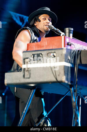 6. Juli 2012 - New Orleans, Louisiana; USA - Musiker d ' Angelo tritt im Rahmen des 2012 Essence Music Festival, das an der Mercedes-Benz Superdome stattfindet. Copyright 2012 Jason Moore. (Kredit-Bild: © Jason Moore/ZUMAPRESS.com) Stockfoto