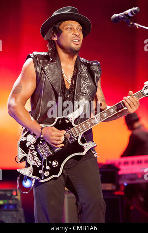 6. Juli 2012 - New Orleans, Louisiana; USA - Musiker d ' Angelo tritt im Rahmen des 2012 Essence Music Festival, das an der Mercedes-Benz Superdome stattfindet. Copyright 2012 Jason Moore. (Kredit-Bild: © Jason Moore/ZUMAPRESS.com) Stockfoto