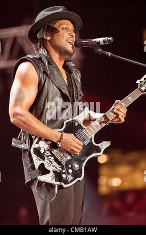 6. Juli 2012 - New Orleans, Louisiana; USA - Musiker d ' Angelo tritt im Rahmen des 2012 Essence Music Festival, das an der Mercedes-Benz Superdome stattfindet. Copyright 2012 Jason Moore. (Kredit-Bild: © Jason Moore/ZUMAPRESS.com) Stockfoto