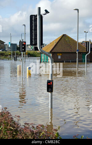 Anhaltenden Starkregen verursacht Überschwemmungen in Teilen von Weymouth, Dorset, UK. Sonntag, 8. Juli 2012. Stockfoto