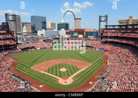 St. LOUIS, MO – Juli 7: Busch Stadium während Spiel zwischen den St. Louis Cardinals und die Miami Marlins am 7. Juli 2012 in Saint Louis, Missouri Stockfoto