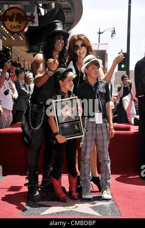 bei der Induktion Zeremonie für Stern auf dem Hollywood Walk of Fame für SLASH, Hollywood Boulevard, Los Angeles, CA 10. Juli 2012. Foto von: Michael Germana/Everett Collection Stockfoto