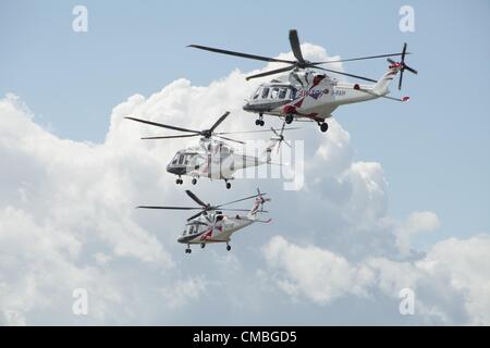 11. Juni 2012. Farnborough International Airshow.  Im Bild - 3 Augusta Westland Helicopters Stockfoto