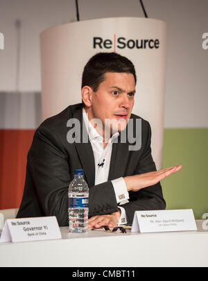 13. Juli 2012 Rt Hon. David Miliband Member Of Parliament, britischen Labour-Partei, Quelle 2 Tag Konferenz diskutieren und Vorurteile über die aktuellen politischen und wirtschaftlichen Systeme, 250 weltweit führenden in Wirtschaft, Finanzen, Wissenschaft und Politik starten eine neue Konversation auf das Management natürlicher Ressourcen länger Begriff denken ausrichten Menschen und Gewinn eine Herausforderung. Ressource wird durch die Rothschild-Stiftung, Universität von Oxford und Smith School of Enterprise und Umwelt, Hosted an Universität von Oxford Prüfung Schulen, Oxford, UK gegründet Stockfoto