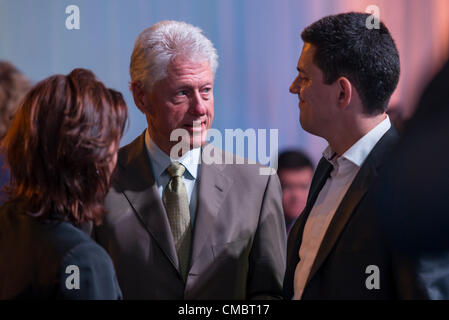 13. Juli 2012 Präsident Bill Clinton (links) Gründer der William J. Clinton Foundation und 42. Präsident der Vereinigten Staaten von Amerika und Rt Hon. David Miliband (rechts) Mitglied des Parlaments, UK Labour Party, Quelle 2 Tag Konferenz diskutieren und Vorurteile über die aktuellen politischen und wirtschaftlichen Systeme, 250 weltweit führenden in Wirtschaft, Finanzen, Wissenschaft und Politik starten eine neue Konversation auf das Management natürlicher Ressourcen länger Begriff denken ausrichten Menschen und Gewinn eine Herausforderung. Ressource wird durch die Rothschild-Stiftung, Universität von Oxford und Smith School of gegründet. Stockfoto