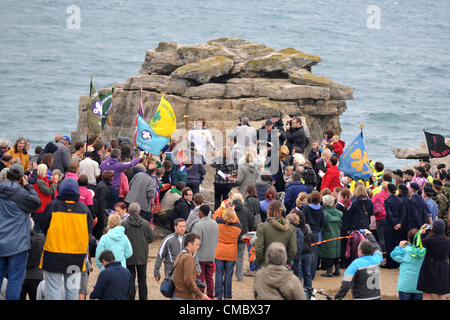 Tag 56 des Fackellaufs in Großbritannien... Preikestolen bei Portland Bill, Dorset heute Morgen, als die erste Taschenlampe war zu dieser legendären Lage des Preikestolen und Portland Bill Leuchtturm verlassen. 13.07.2012 PICTURE BY: DORSET MEDIENDIENST Stockfoto