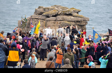 Tag 56 des Fackellaufs in Großbritannien... Preikestolen bei Portland Bill, Dorset heute Morgen, als die erste Taschenlampe war zu dieser legendären Lage des Preikestolen und Portland Bill Leuchtturm verlassen. 13.07.2012 PICTURE BY: DORSET MEDIENDIENST Stockfoto