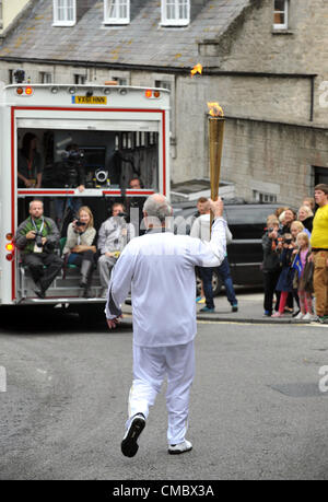 Tag 56 des Fackellaufs in Großbritannien... Die Fackel durch Wren, Portland in Dorset. Großbritannien. 13.07.2012 PICTURE BY: DORSET MEDIENDIENST Stockfoto