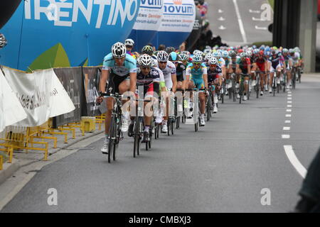 KATOWICE, Polen - Juli 13: 69 Tour de Pologne, das größte Radsport-Event in Osteuropa, Teilnehmer der IV Stufe aus Bedzin nach Kattowitz 13. Juli 2012 in Katowice, Polen Stockfoto