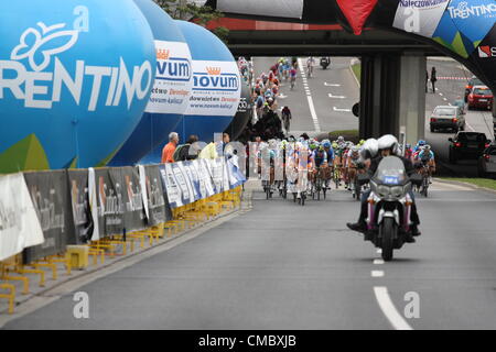 KATOWICE, Polen - Juli 13: 69 Tour de Pologne, das größte Radsport-Event in Osteuropa, Teilnehmer der IV Stufe aus Bedzin nach Kattowitz 13. Juli 2012 in Katowice, Polen Stockfoto