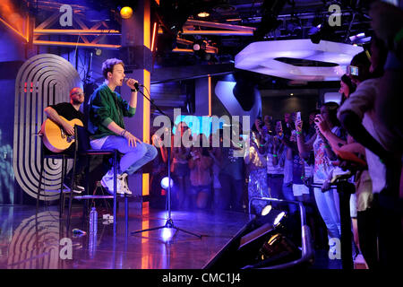 13. Juli 2012 - Toronto, Kanada - britische YouTube Sensation Conor Maynard erscheint auf kanadischen Much Music NEW. MUSIK. LIVE TV-show sein Debüt-Album "Kontrast" erscheint am 30. Juli 2012 zu fördern. (DCP/N8N) Stockfoto