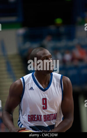Sheffield, UK, 14. Juli 2012 Luol Deng von Großbritannien gegen Portugal spielen in einen Men's Olympic 2012 Warm up Match am Motorpoint Arena, Sheffield. Das Endergebnis war Großbritannien 83 Portugal 68. Credit: Colin Edwards/Alamy leben Nachrichten Stockfoto