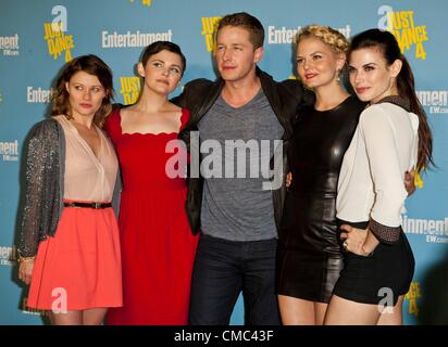 Emilie de Ravin, Ginnifer Goodwin, Josh Dallas, Jennifer Morrison im Ankunftsbereich für Comic-Con International 2012: Entertainment Weekly Party, San Diego Convention Center, San Diego, CA 14. Juli 2012. Foto von: Emiley Schweich/Everett Collection Stockfoto