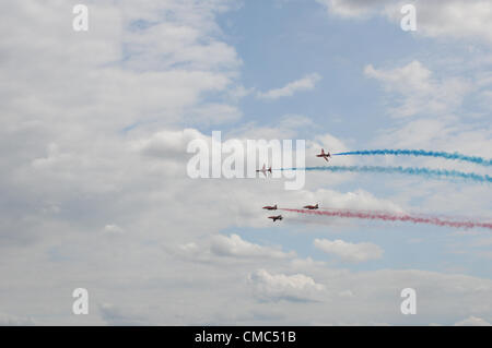 Die Farnborough International Airshow 2012 - Sonntag öffentliche Anzeige - RAF rote Pfeile anzeigen Team - Jubiläums-Anzeige Stockfoto