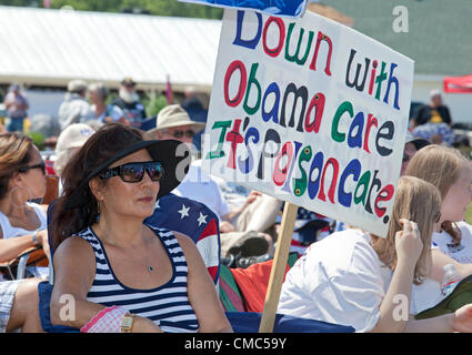 Belleville, Michigan - 14. Juli 2012 - ein 'Patrioten im Park' Rallye, organisiert von der Tea Party und die Amerikaner für den Wohlstand. Die Kundgebung wurde vom ehemaligen Alaskas Gouverneurin Sarah Palin behandelt. Stockfoto