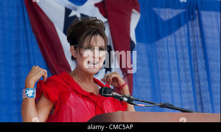 Belleville, Michigan - 14. Juli 2012 - ehemalige Alaskas Gouverneurin Sarah Palin spricht auf einer Kundgebung von "Patrioten im Park", organisiert von der Tea Party und die Amerikaner für den Wohlstand. Stockfoto