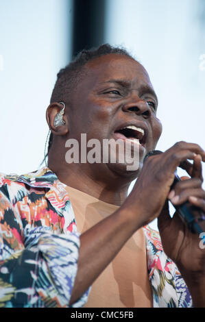 LINCOLN, CA - 14 Juli: Philip Bailey mit Earth Wind and Fire führt auf Thunder Valley Casino Resort in Lincoln, Kalifornien am 14. Juli 2012 Stockfoto