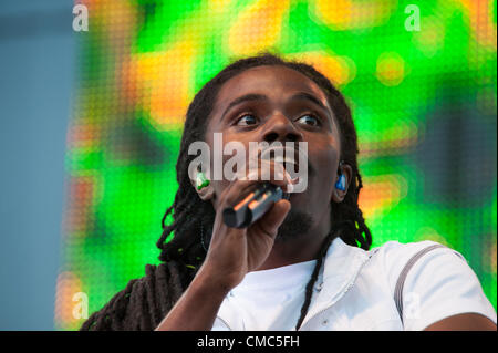 LINCOLN, CA - 14 Juli: Philip Bailey Jr mit Earth Wind and Fire führt auf Thunder Valley Casino Resort in Lincoln, Kalifornien am 14. Juli 2012 Stockfoto