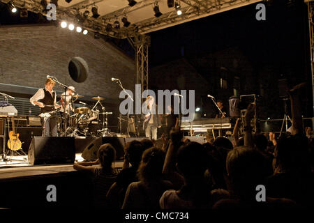 BOLOGNA, Italien - 15 JUL: Patty Smith [internationale Sängerin], für die Erinnerungen an die USTICA Opfer (berühmte Flugzeugabsturz), in Bologna, Italien am 15. Juli 2012 durchführen. Stockfoto