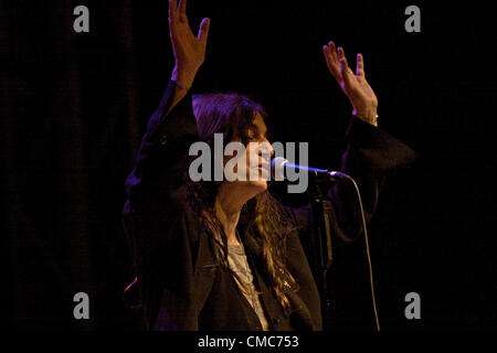 BOLOGNA, Italien - 15 JUL: Patty Smith [internationale Sängerin], für die Erinnerungen an die USTICA Opfer (berühmte Flugzeugabsturz), in Bologna, Italien am 15. Juli 2012 durchführen. Stockfoto