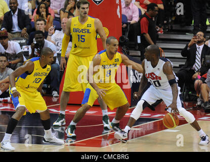 16. Juli 2012 - Washington, D.C., District Of Columbia, USA - USA, KOBE BRYANT, in Aktion gegen Brasilien, in einer Ausstellung Spiel statt im Verizon Center in Washington D.C. Die USA gewannen das Spiel 80-69. (Bild Kredit: Ricky Fitchett/ZUMAPRESS.com ©) Stockfoto