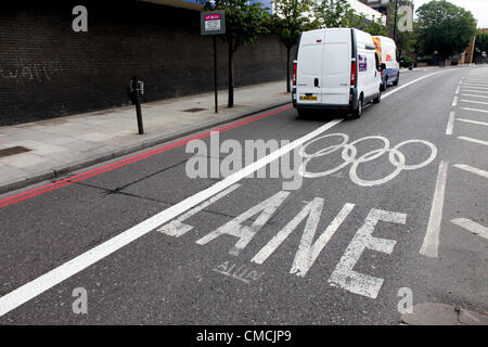 18.07.2012. London, England.  Leere Olympia Car Pool Lane wird in Süd-London auf 18. Juli 2012 gesehen. Stockfoto