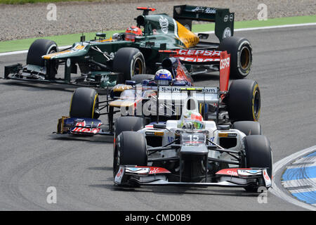 21.07.2012. Hoceknheim, Deutschland.  Mexikanische Formel-1-Pilot Sergio Perez Sauber vor australischen Daniel Ricciardo Toro Rosso und finnischen Heikki Kovalainen der Caterham lenken ihre Autos im dritten Training auf der Rennstrecke Hockenheimring in Hockenheim, Deutschland, 21. Juli 2012. Die Formel 1 Grand Prix von Deutschland stattfinden am 22. Juli 2012. Stockfoto